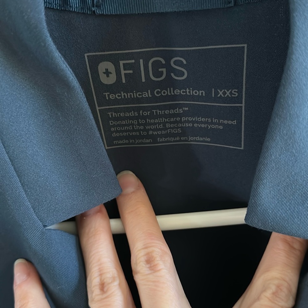 Figs Dark Harbor Inala Scrub Top - Picture 3 of 4